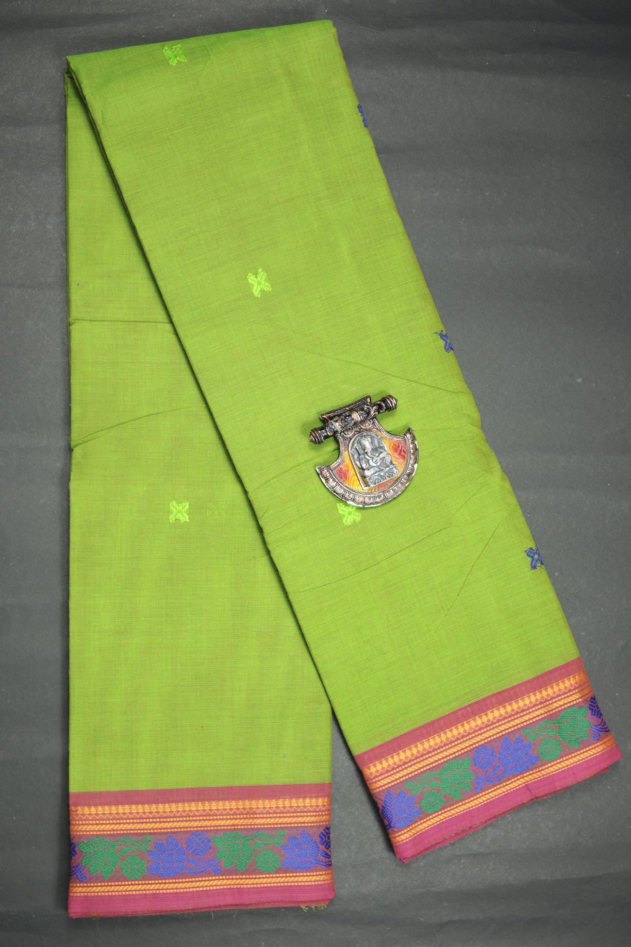 green-flower-butta-sarees-bs001526-a