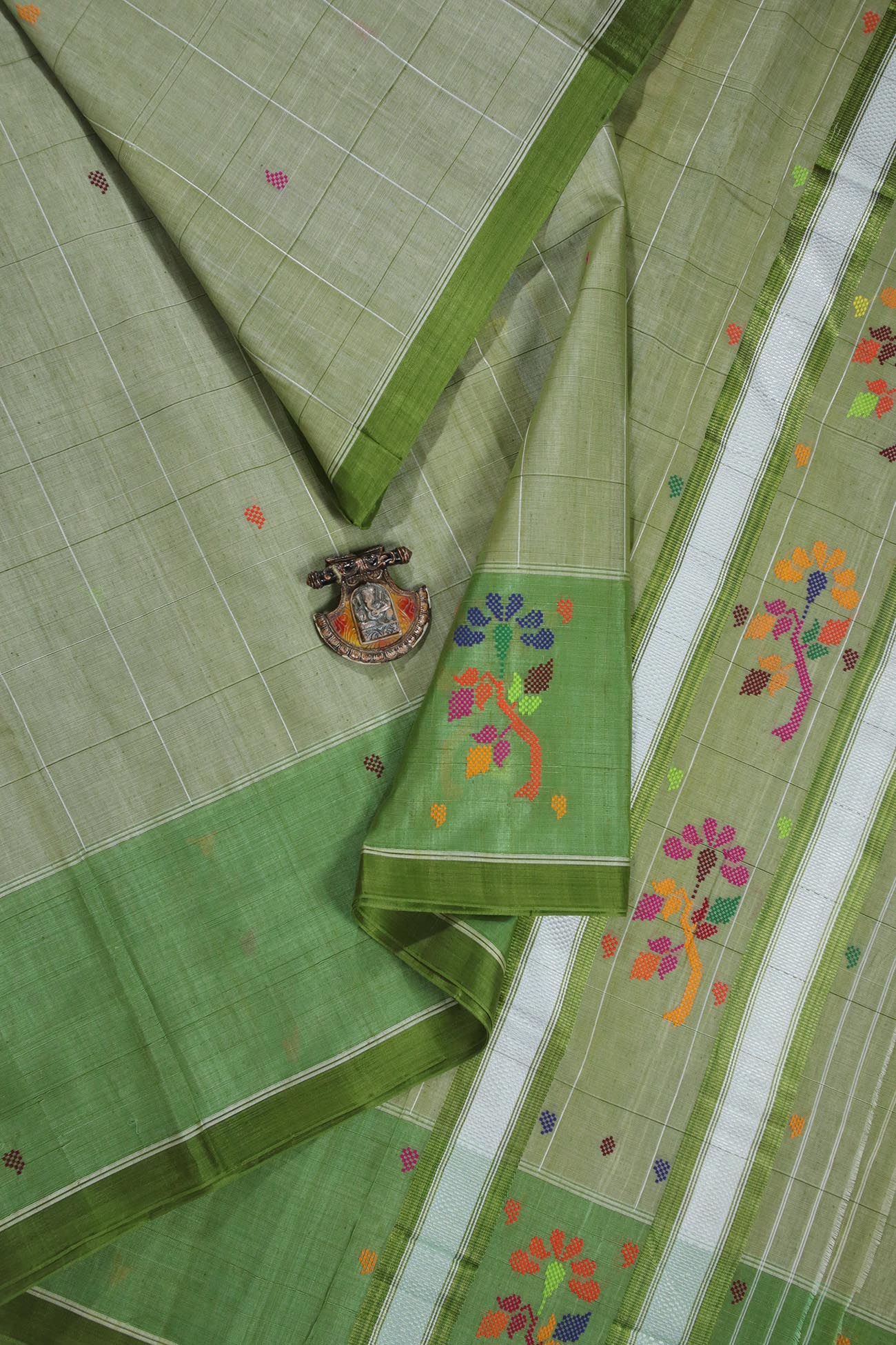 light-green-flower-chedi-butta-sarees-cb000449-a