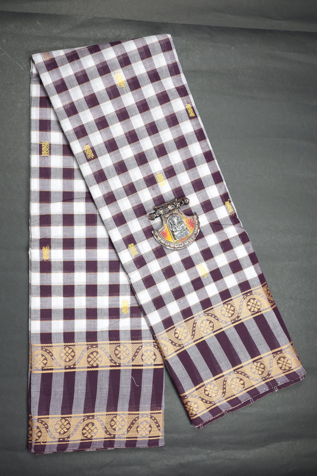 maroon-flower-checked-sarees-ck001647-a