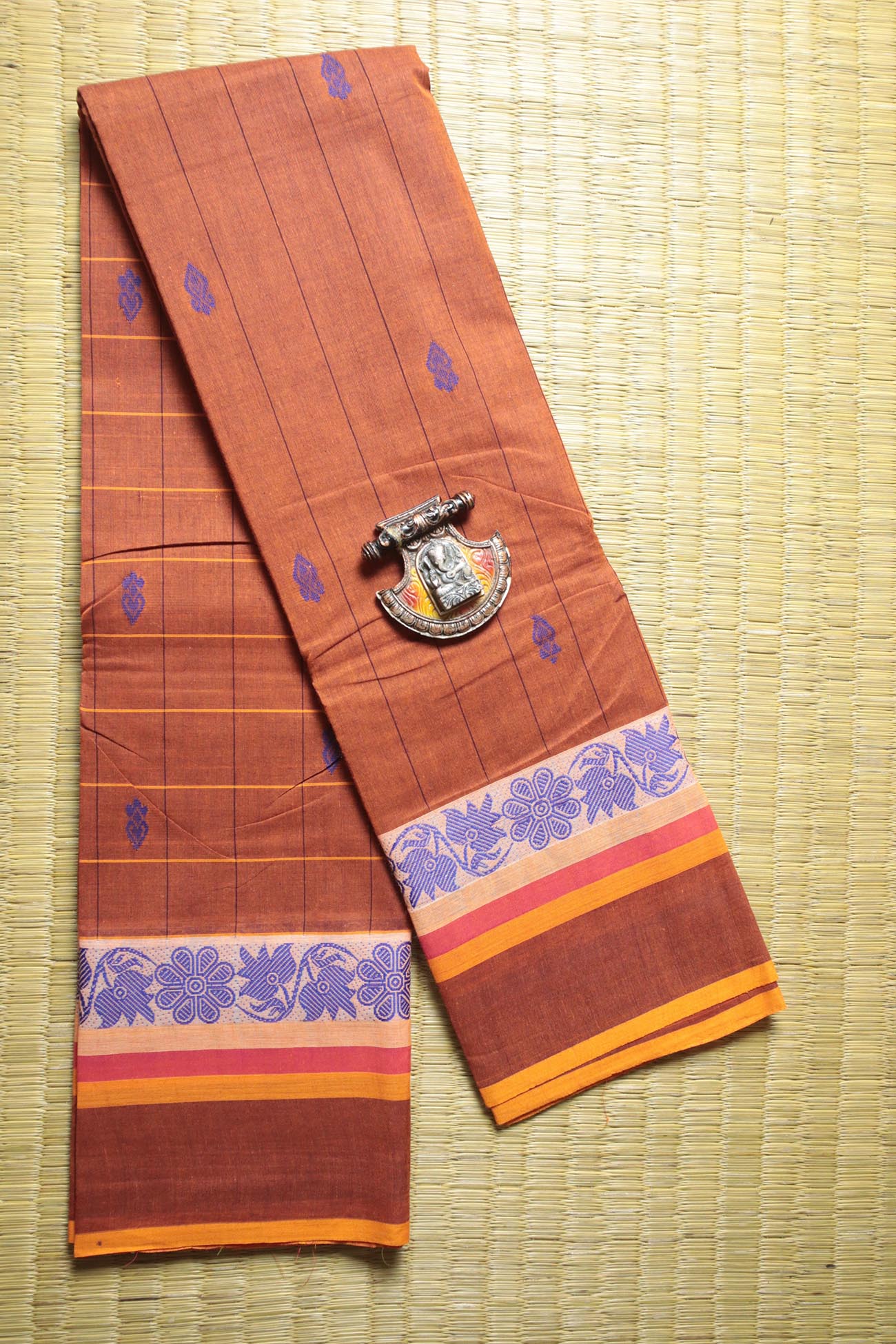 maroon-flower-checked-sarees-ck001771-a