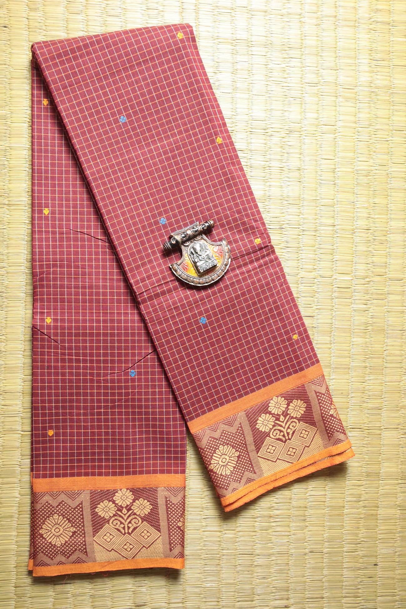 maroon-flower-checked-sarees-ck001786-a