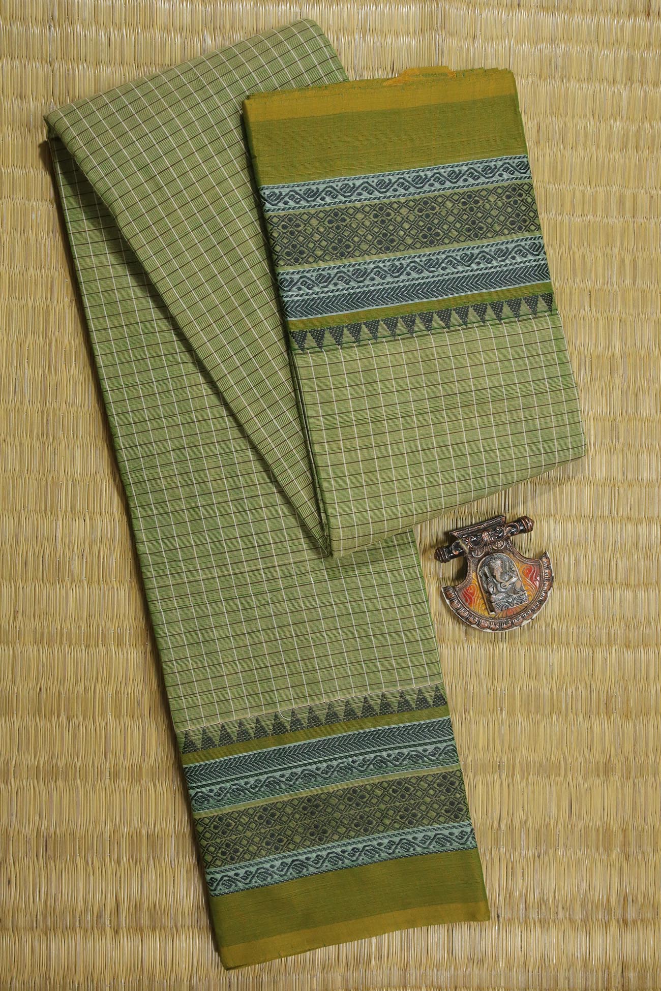 light-green-temple-checked-sarees-ck002236-a