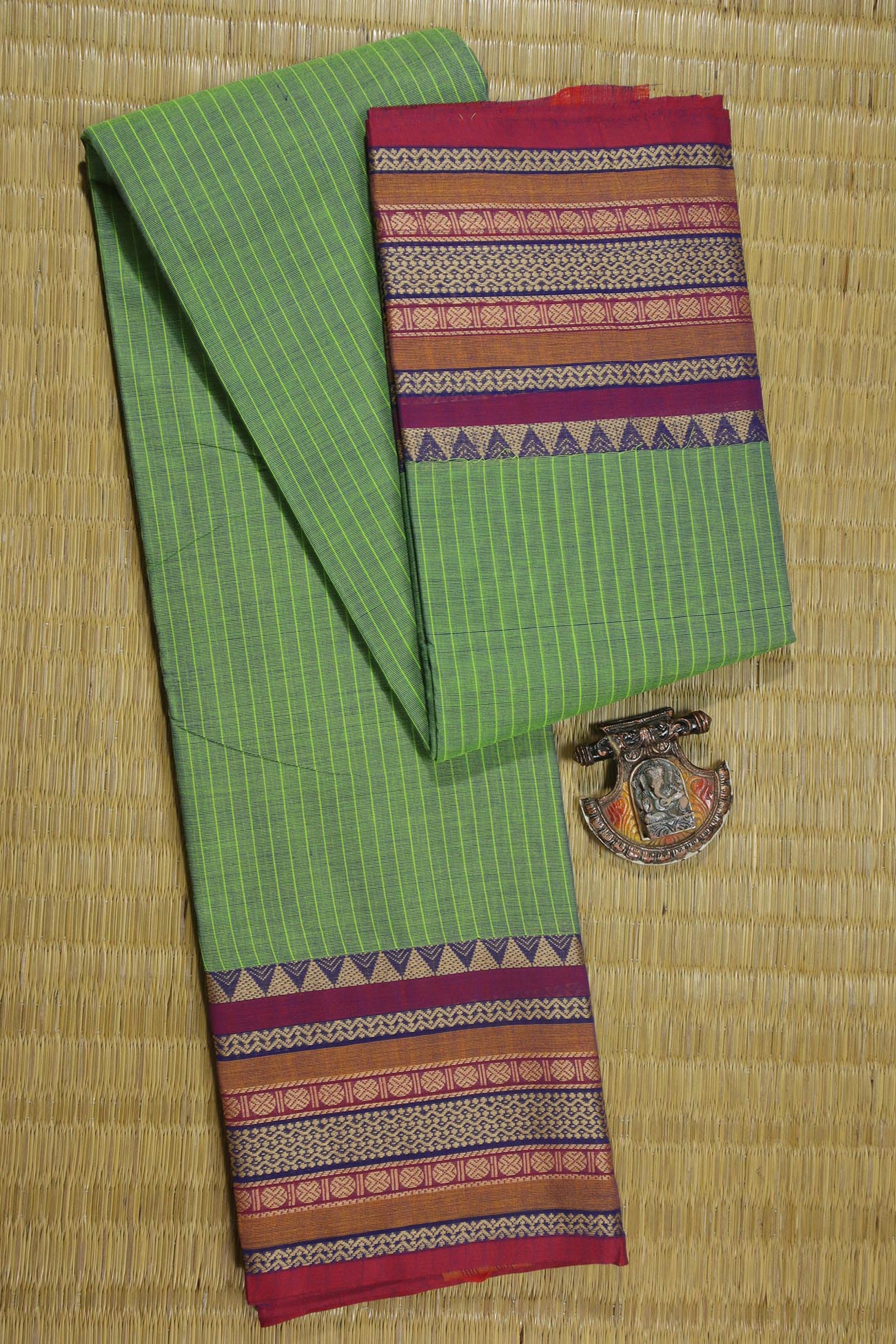 light-green-temple-checked-sarees-ck002283-a