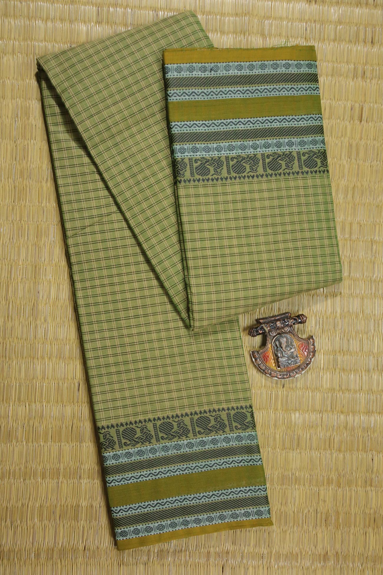 light-green-peacock-checked-sarees-ck002290-a