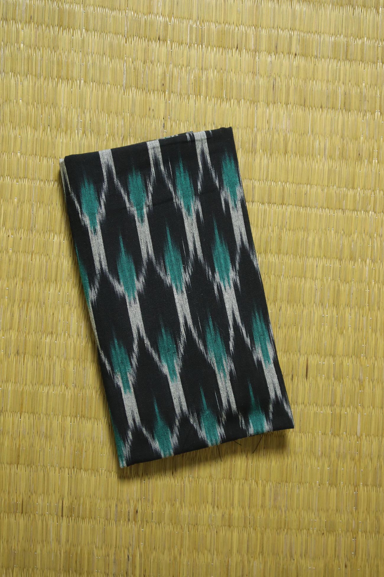 black-ikat-ikat-fabric-ik000410-a