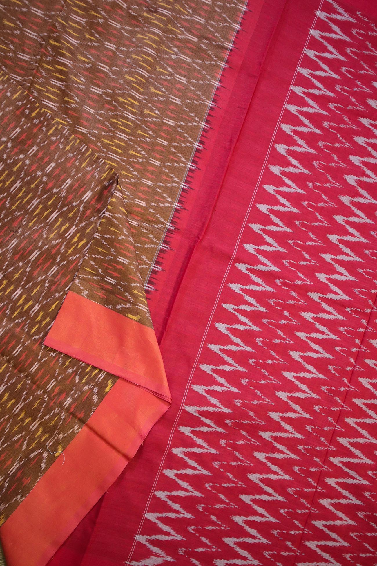 goldenrod-ikat-pochampally-sarees-is001118-b