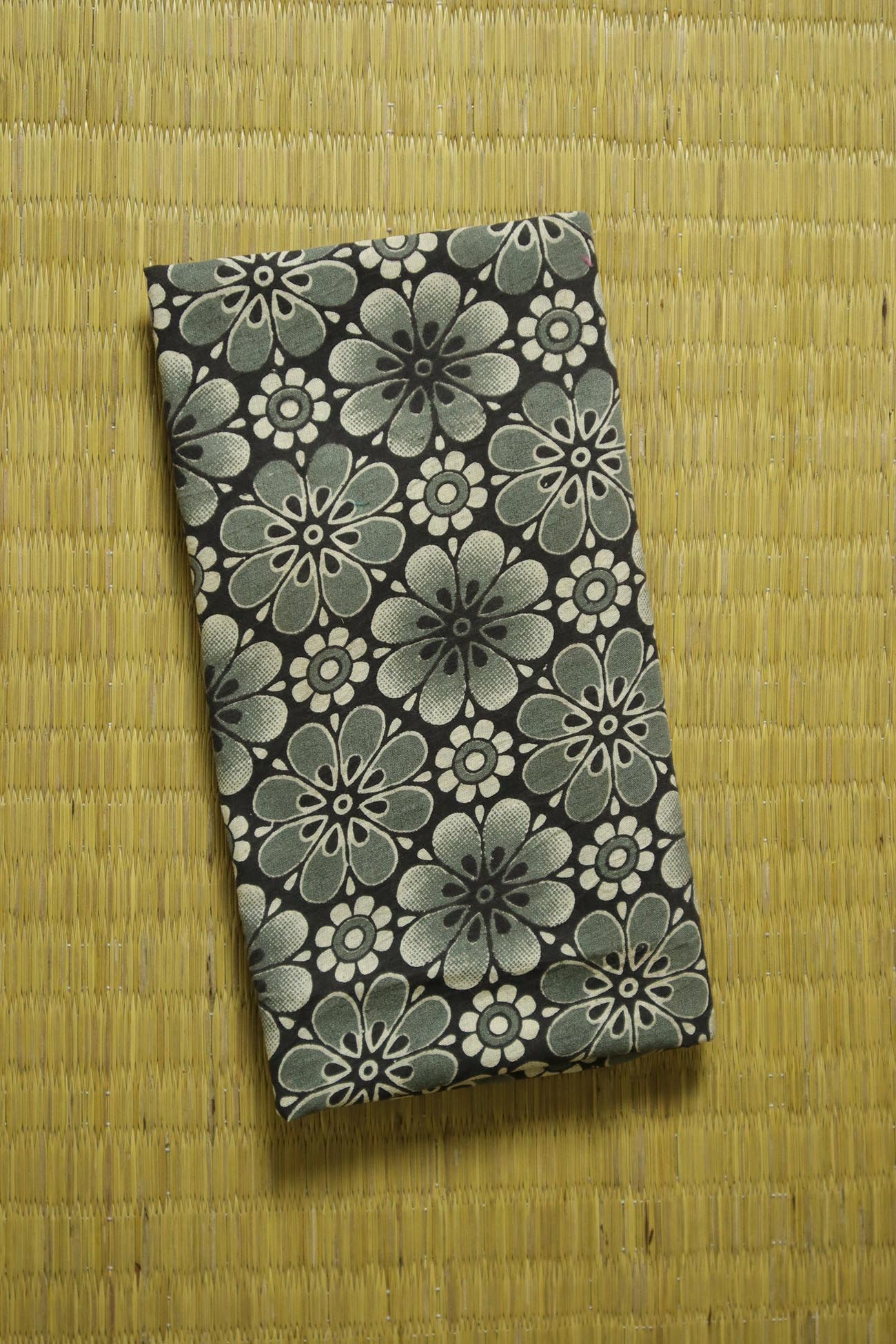 black-flower-kalamkari-fabric-kf000408-a