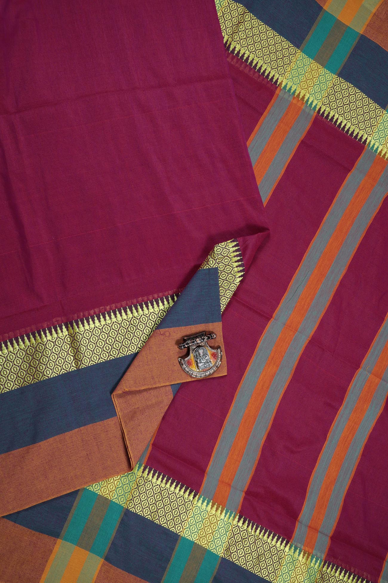 dark-magenta-mayil-kan-bengal-sarees-kh001174-a