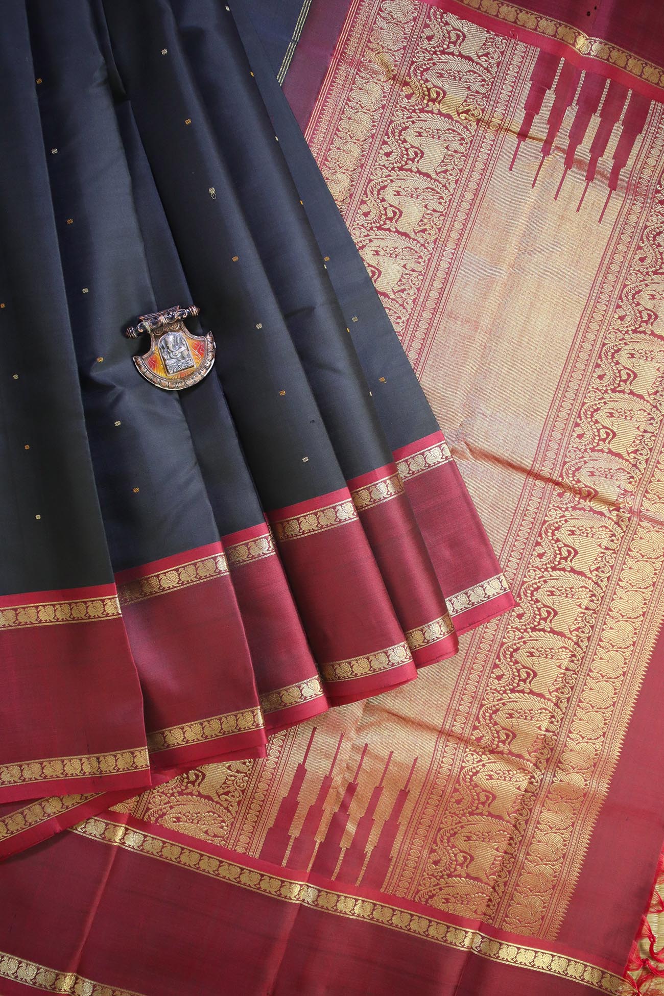 black-peacock-kanchipuram-silk-sarees-kss000118-a