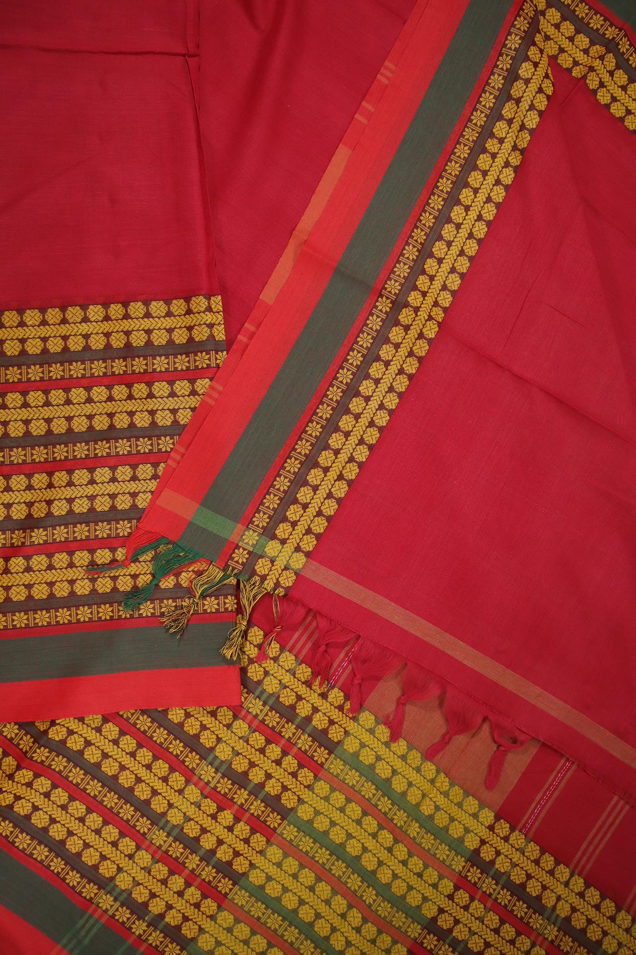 red-floral-begumpuri-sarees-kv001383-b