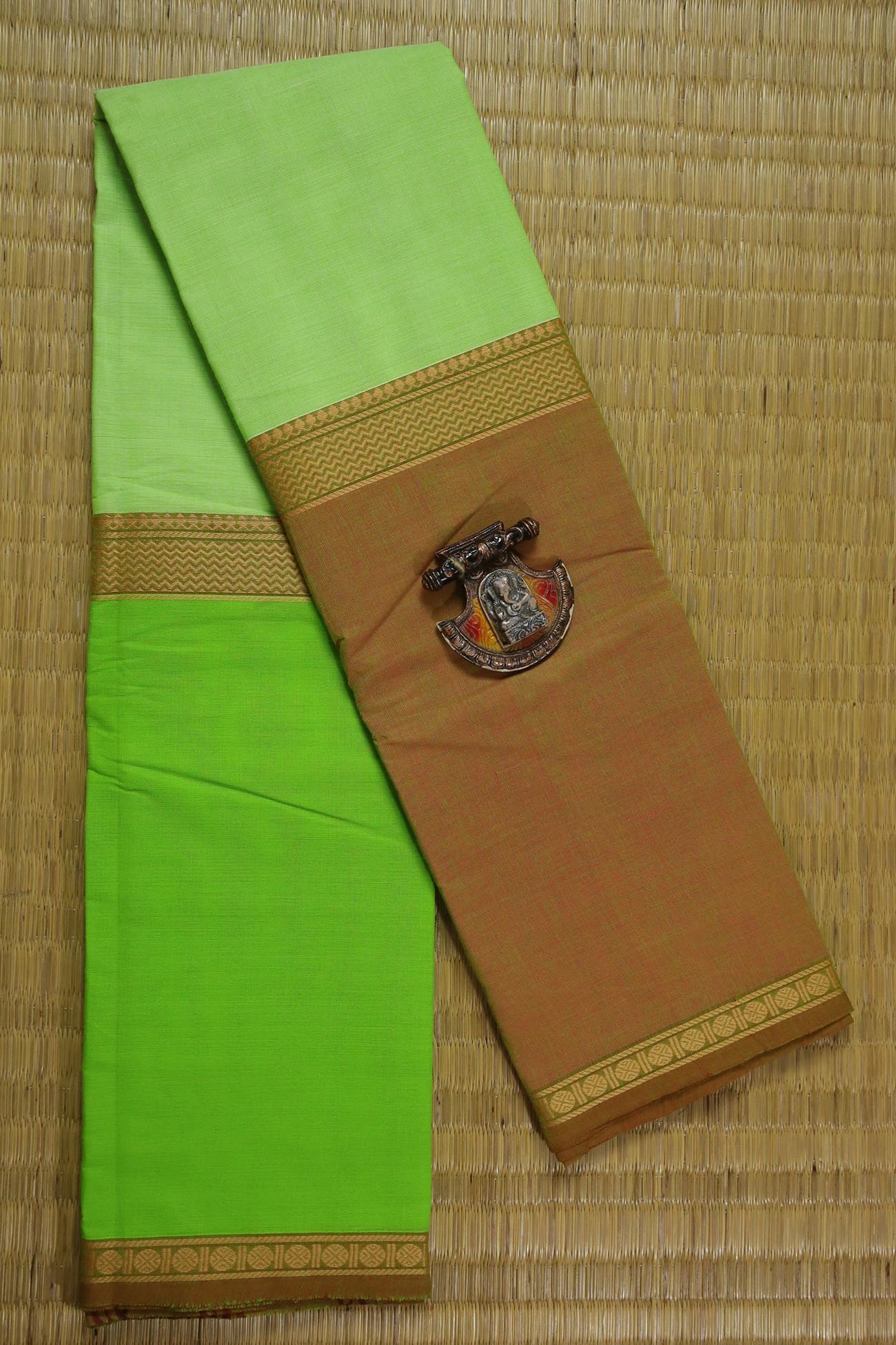 light-green-ruthratcham-malarkodi-sarees-mk006434-a