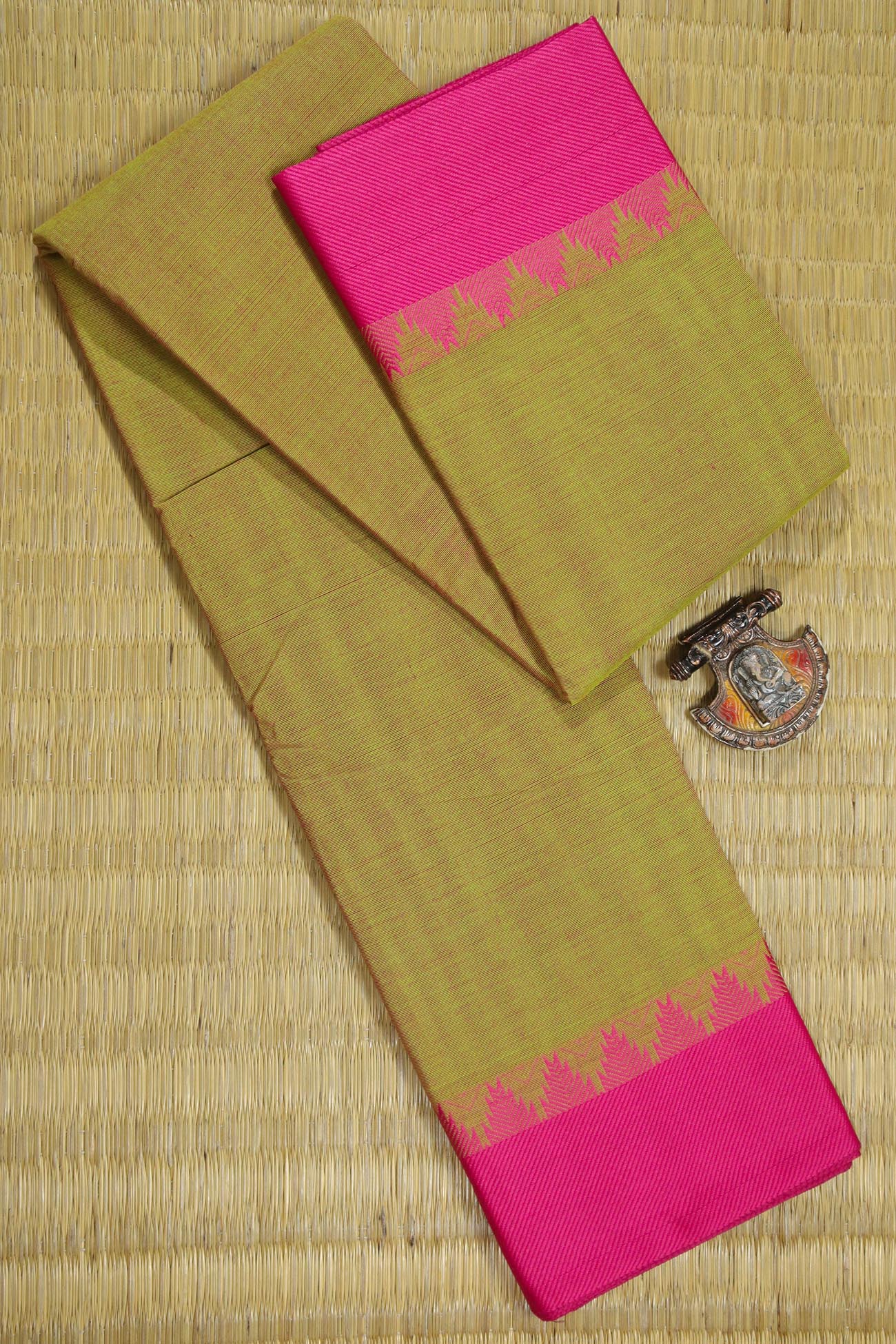 olive-drab-temple-malarkodi-sarees-mk006791-a