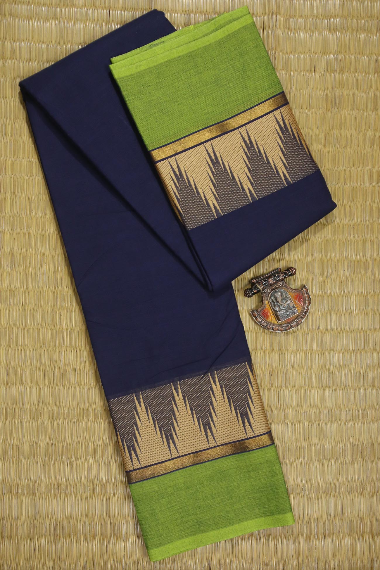 navy-temple-malarkodi-sarees-mk007230-a