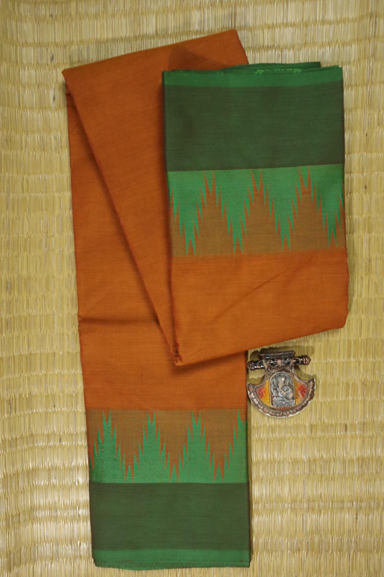 orange-temple-malarkodi-sarees-mk007254-a