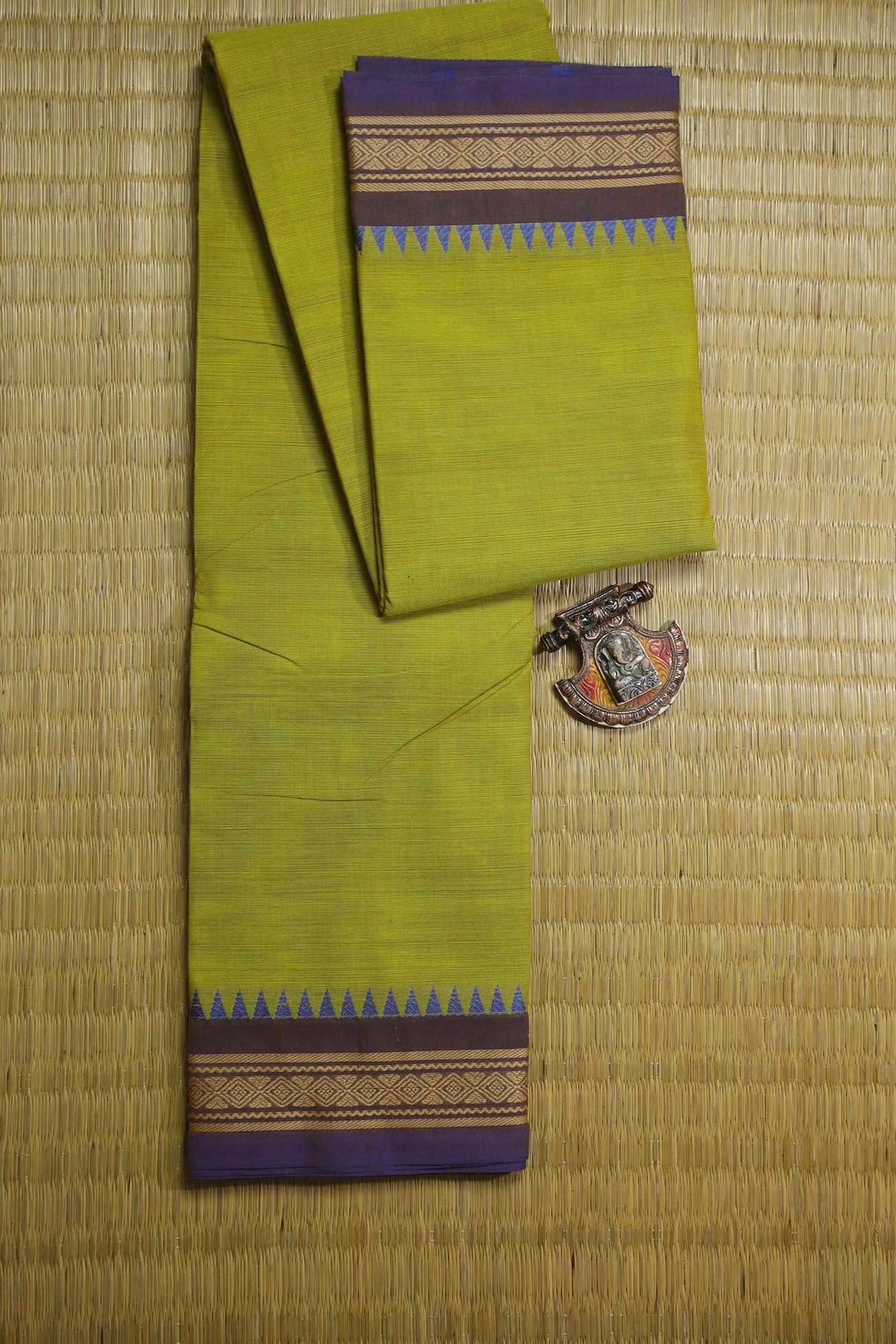 green-yellow-temple-malarkodi-sarees-mk007257-a