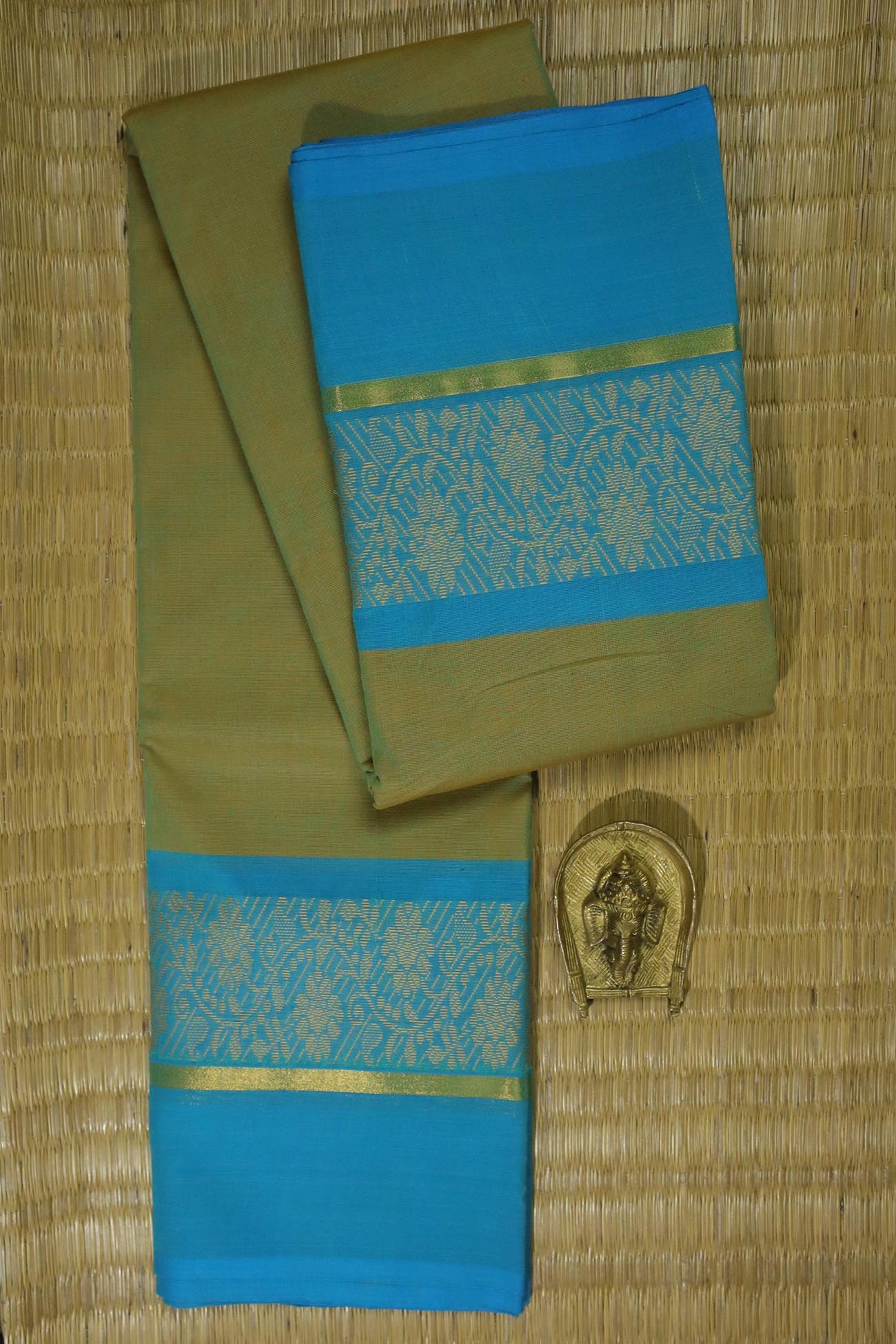 light-green-floral-malarkodi-sarees-mk007273-a