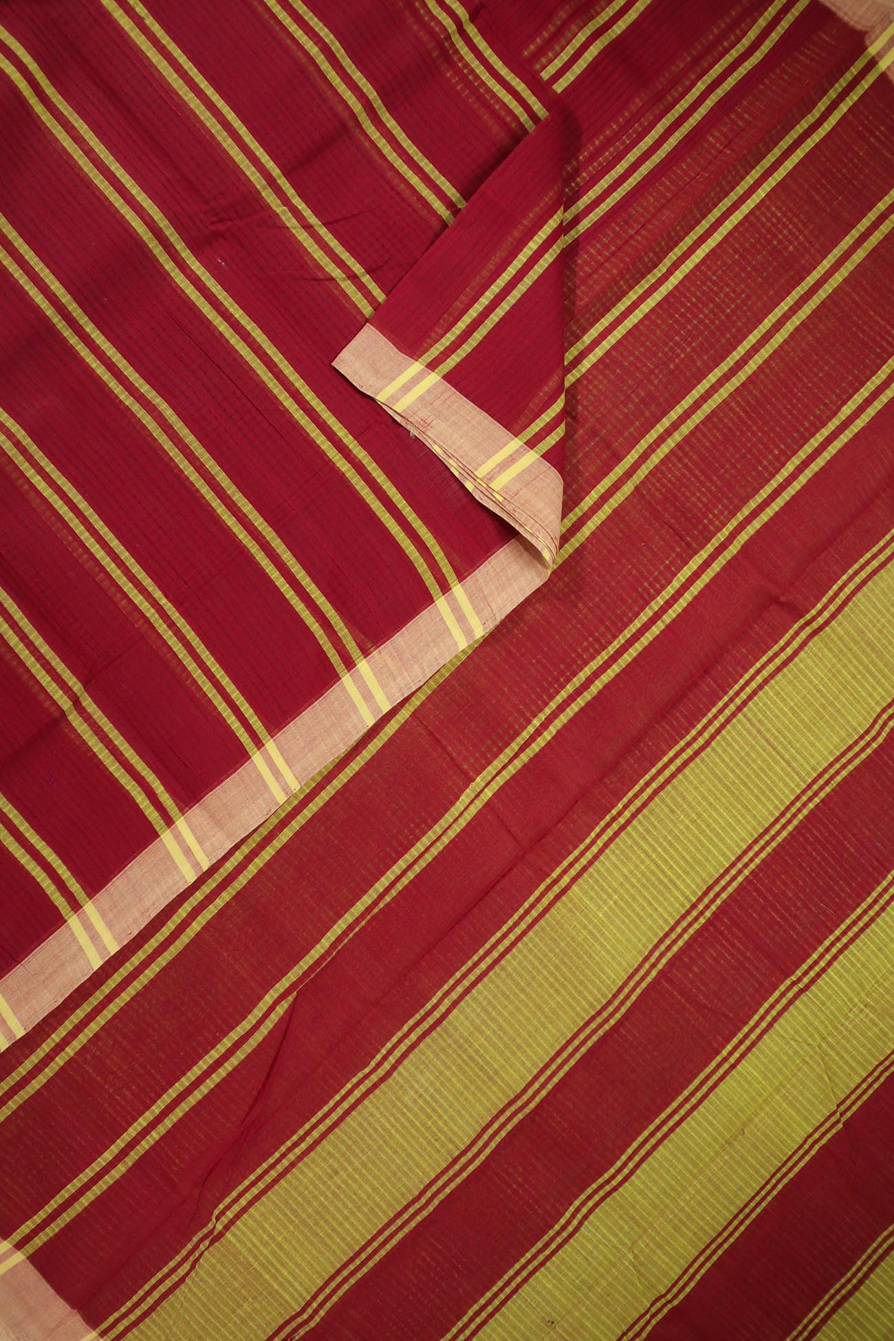 red-missing-checks-mangalagiri-sarees-ml002010-b