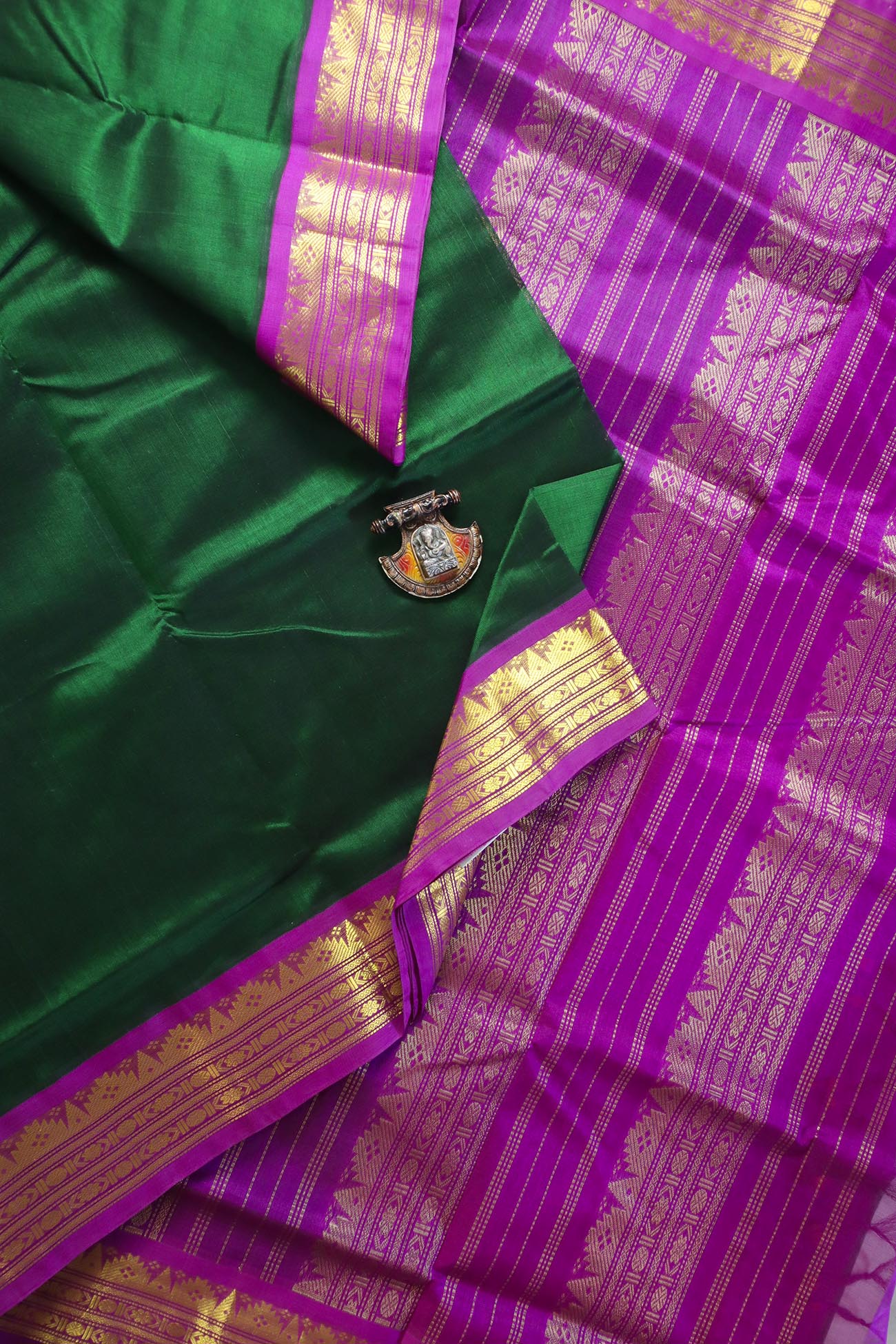 dark-green-temple-cotton-silk-sarees-sc002048-a