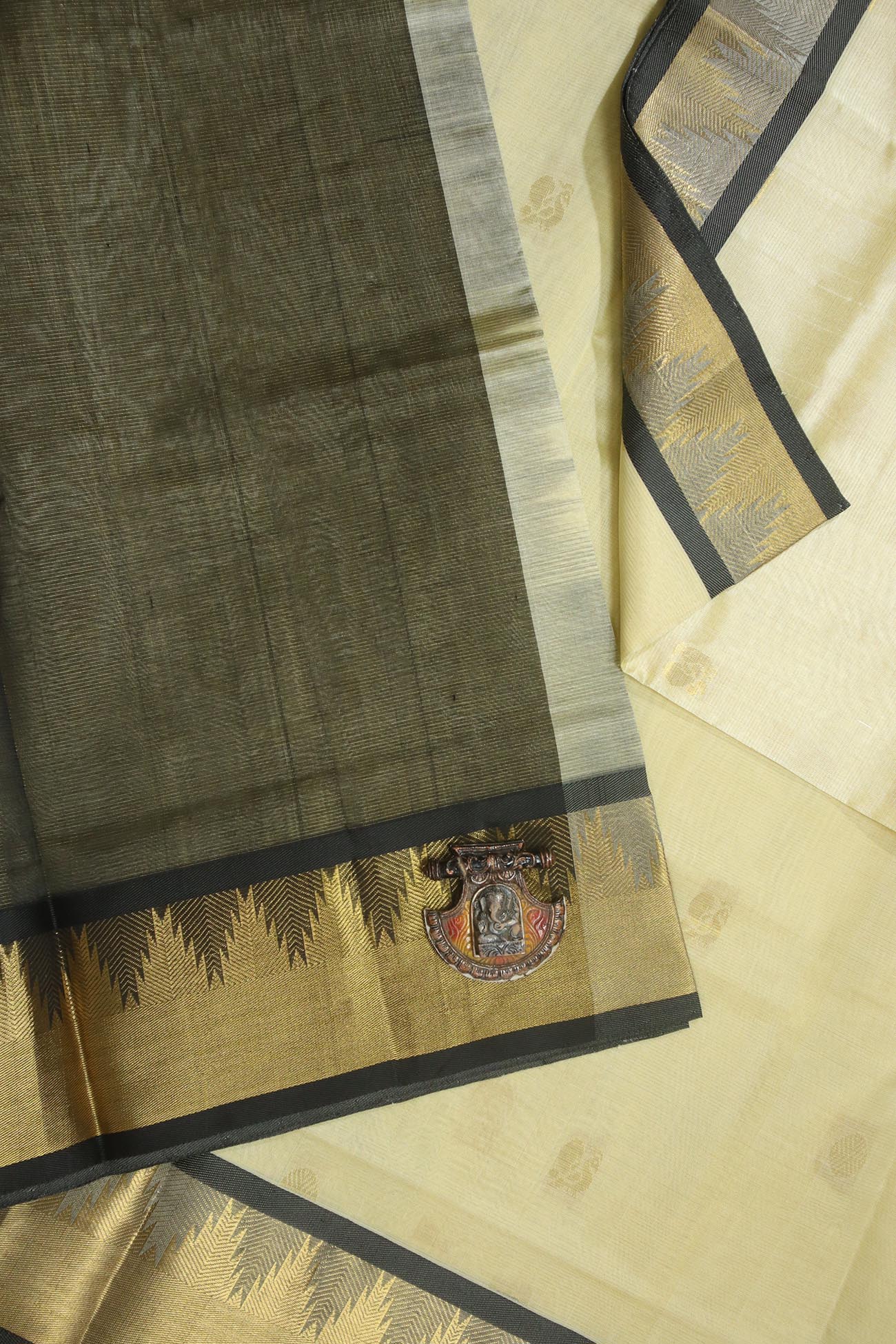 beige-vaira-oosi-diamond-needle-cotton-silk-sarees-sc002695-e