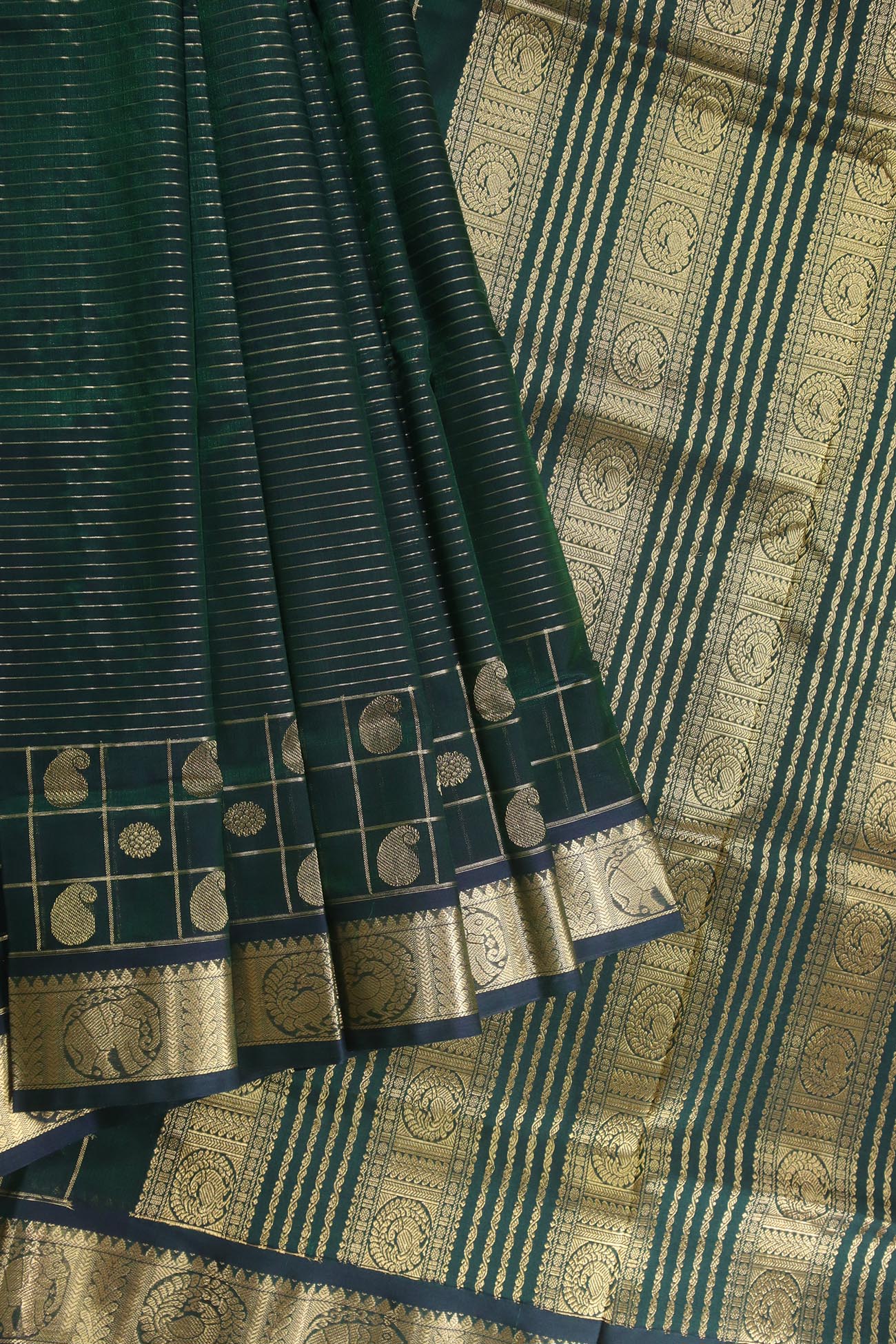 dark-green-vaira-oosi-diamond-needle-cotton-silk-sarees-sc002712-a