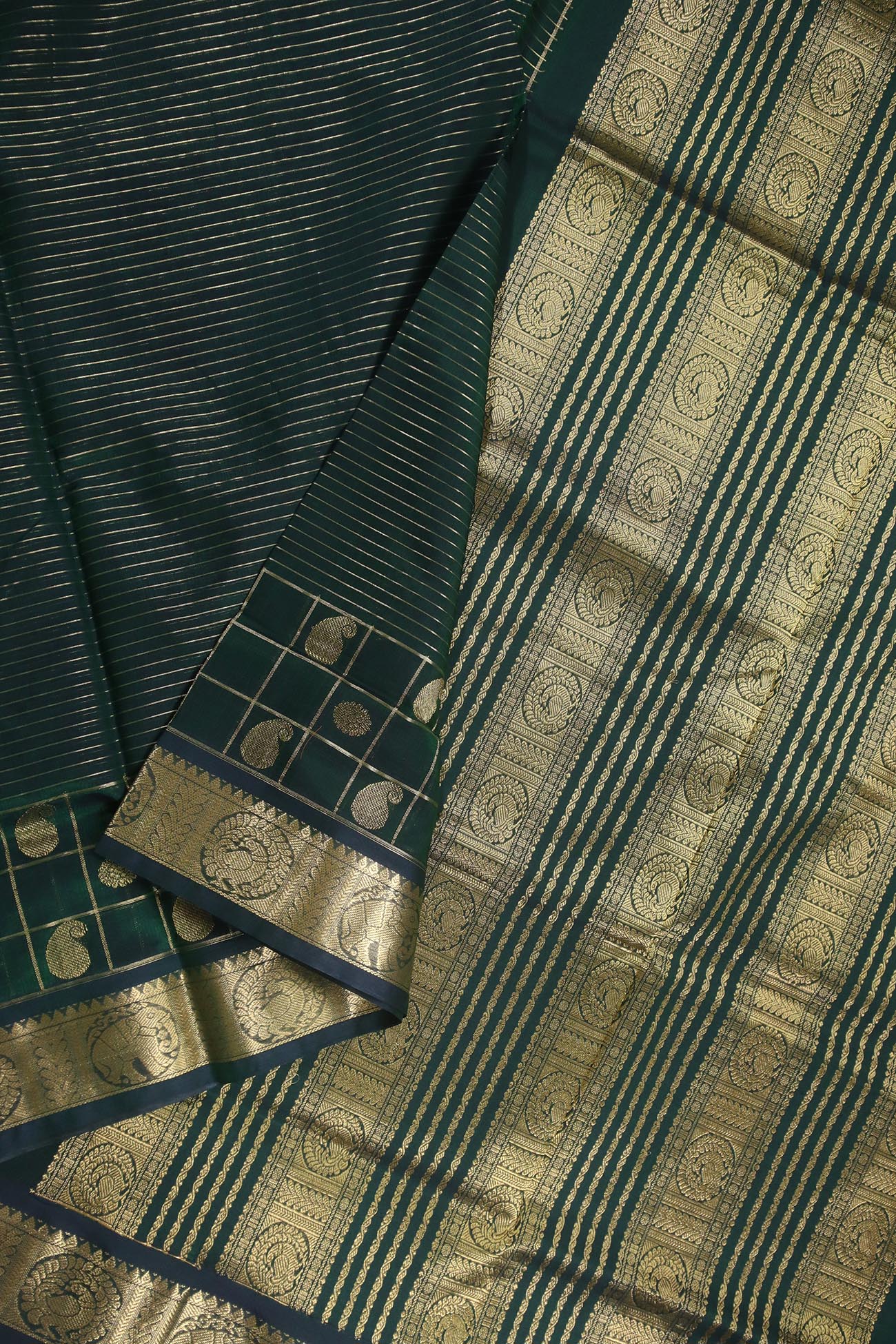 dark-green-vaira-oosi-diamond-needle-cotton-silk-sarees-sc002712-b