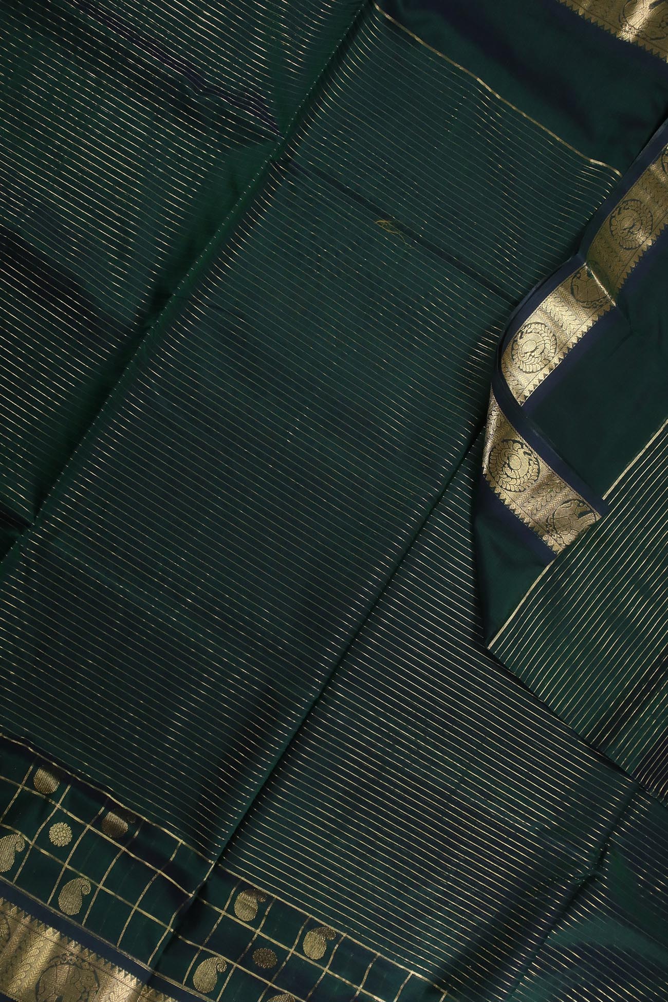 dark-green-vaira-oosi-diamond-needle-cotton-silk-sarees-sc002712-e