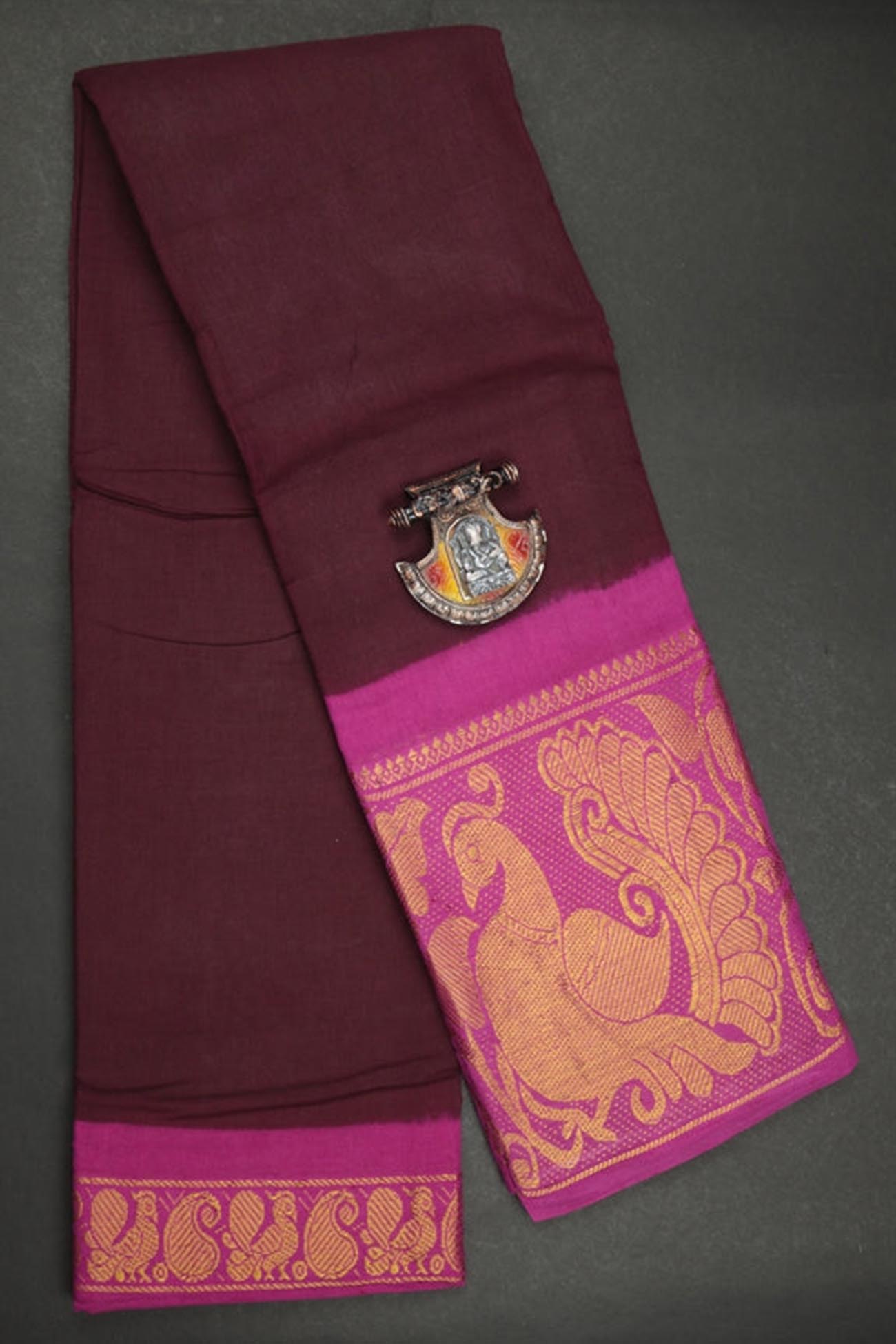 maroon-peacock-madurai-sungudi-sarees-ss002842-a