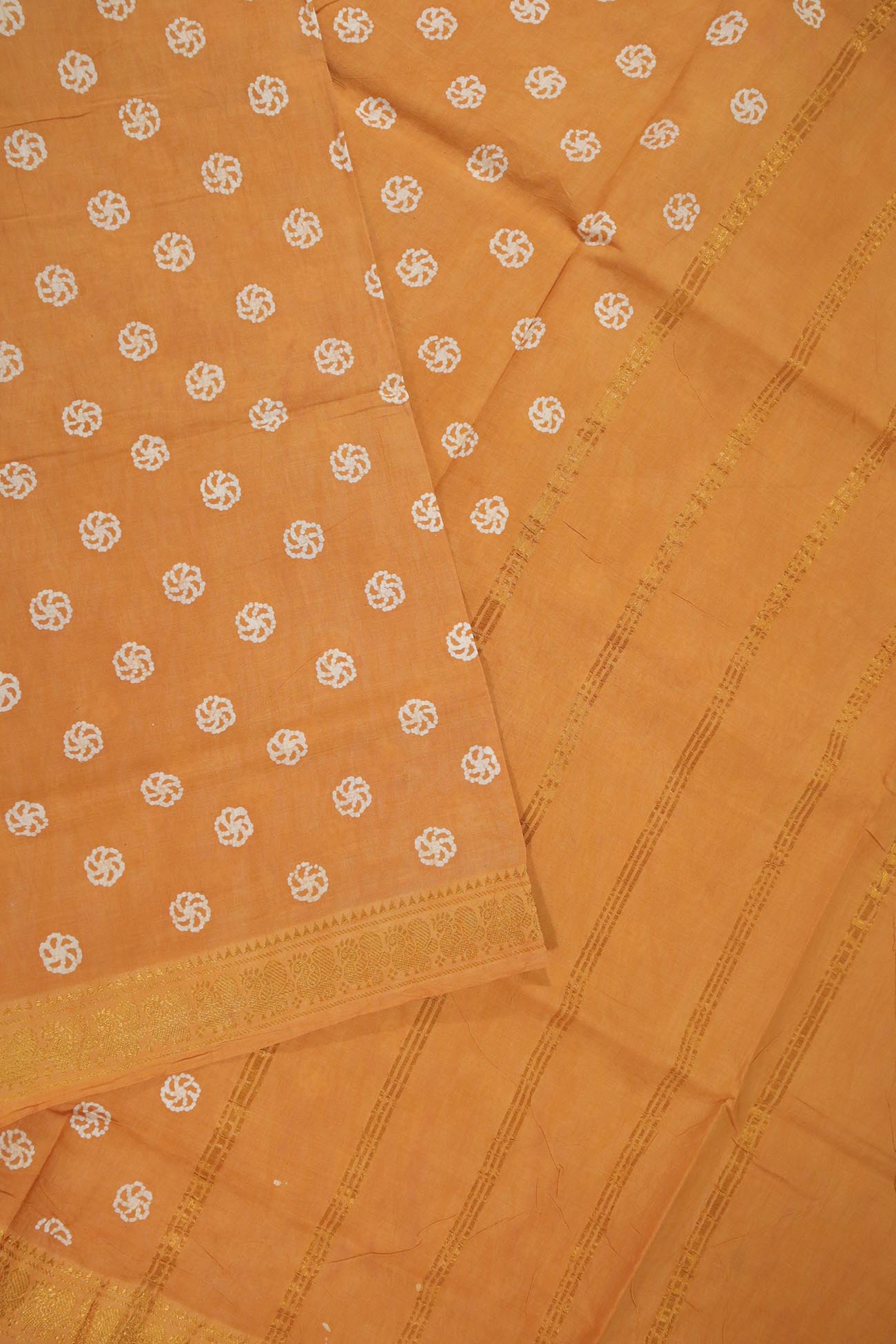 orange-peacock-madurai-sungudi-sarees-ss005580-b