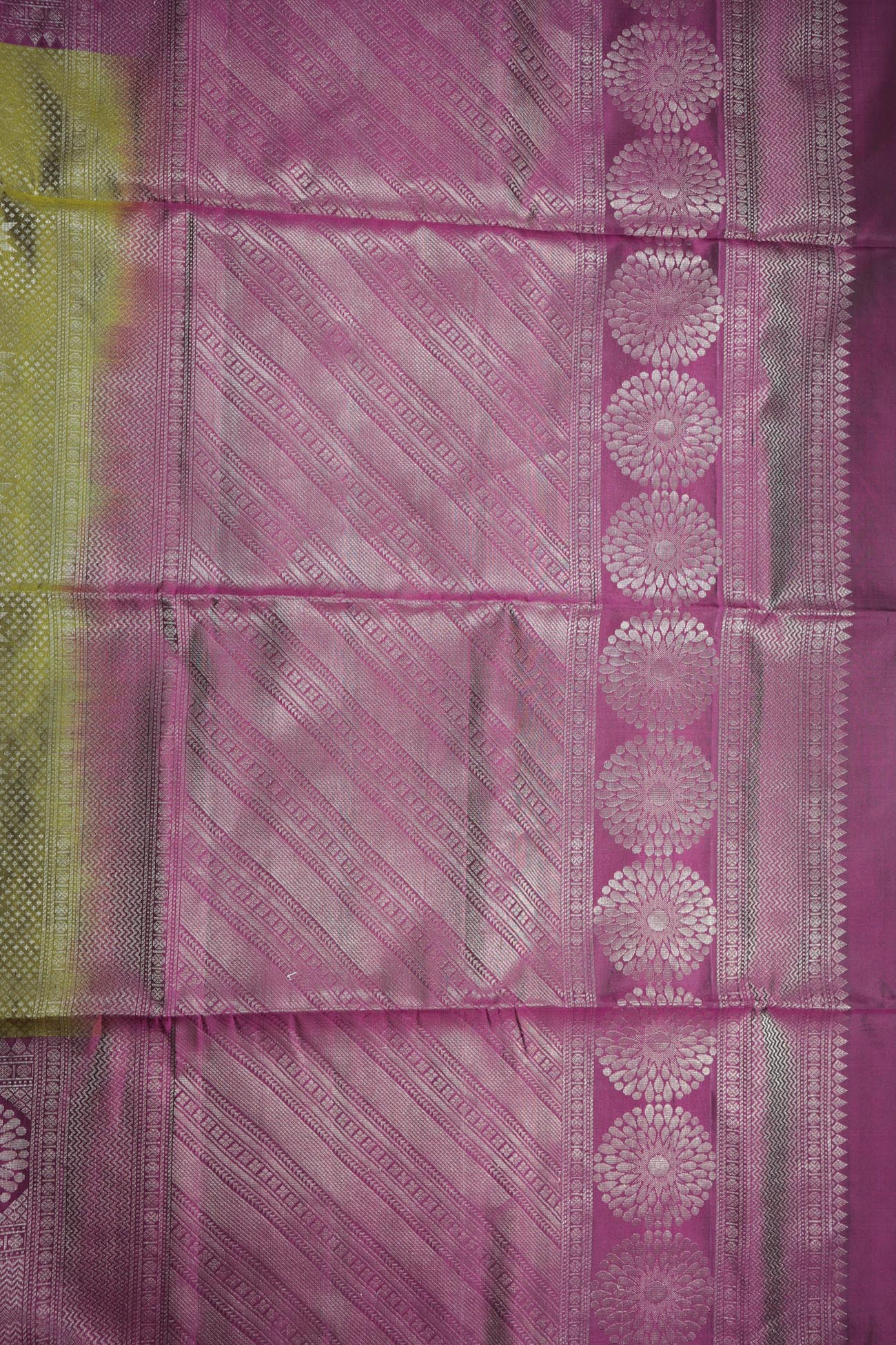 olive-flower-soft-silk-sarees-sss000068-d