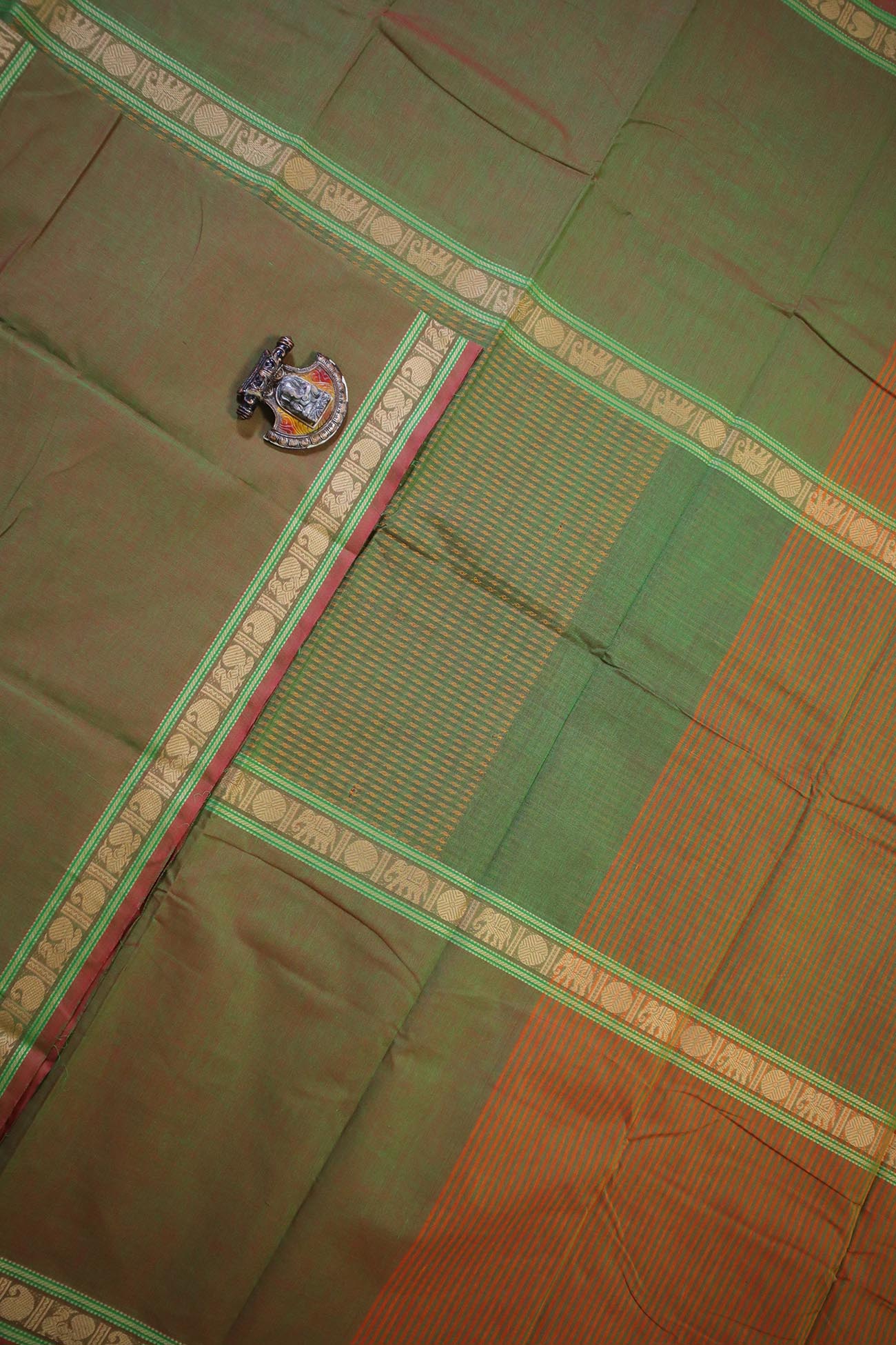 olive-muppagam-kanchi-cotton-sarees-uu004327-b