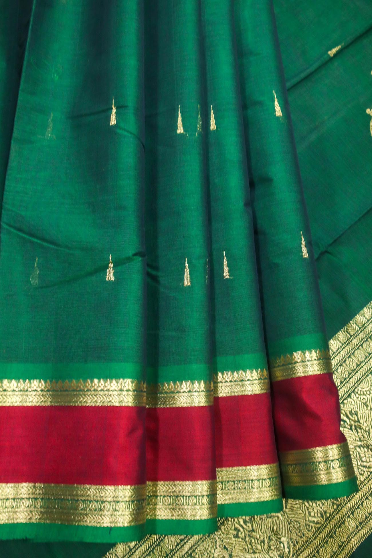 dark-green-rain-drops-mallimokku-kanchi-cotton-sarees-uu005180-j