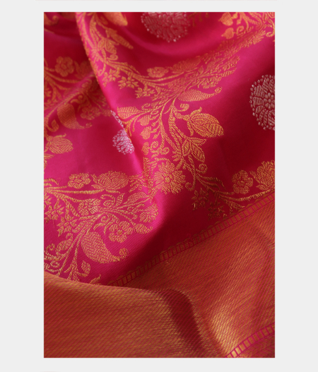 Magenta Handwoven Kanjivaram Silk Saree T1929222