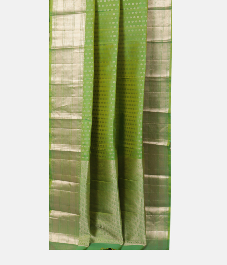 Green Handwoven Kanjivaram Silk Saree T2212742