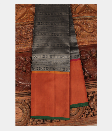Black and Grey Handwoven Kanjivaram Silk Saree T217935-image