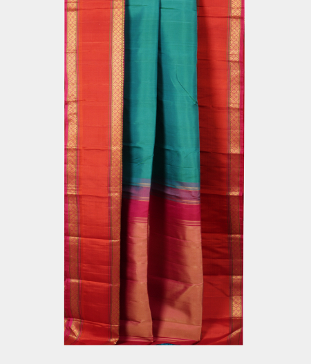 Peacock Green Handwoven Kanjivaram Silk Saree T2387012