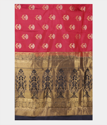 Magenta Handwoven Kanjivaram Silk Saree  T2423684