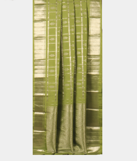Green  Handwoven Kanjivaram Silk Saree T2434935