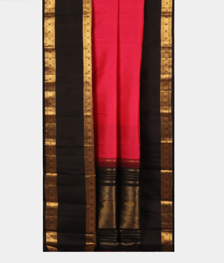 Magenta Handwoven Kanjivaram Silk Saree T2246332