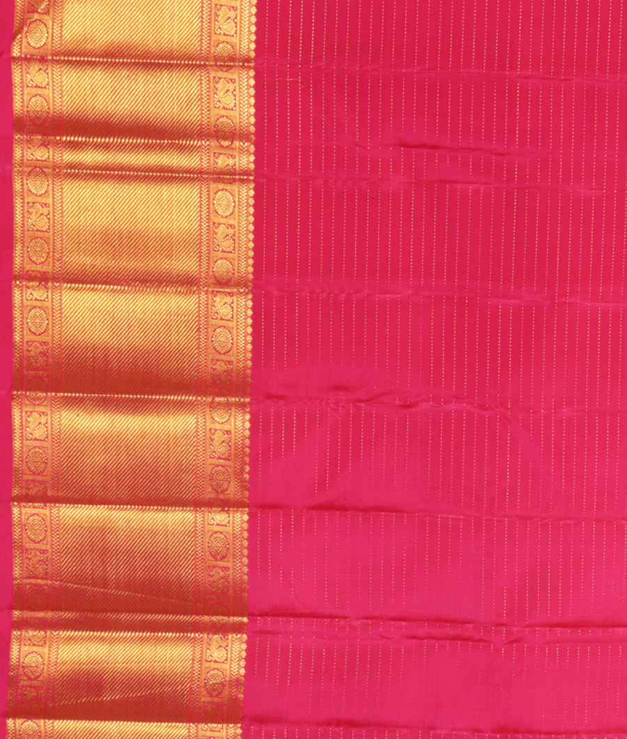 Magenta Handwoven Kanjivaram Silk Saree T2835563