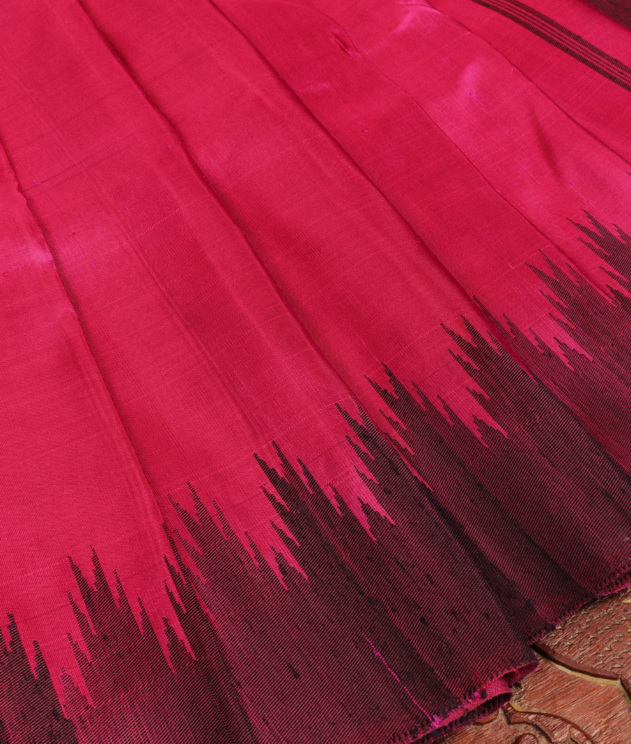 Magenta Handwoven Kanjivaram Silk Saree T2946622