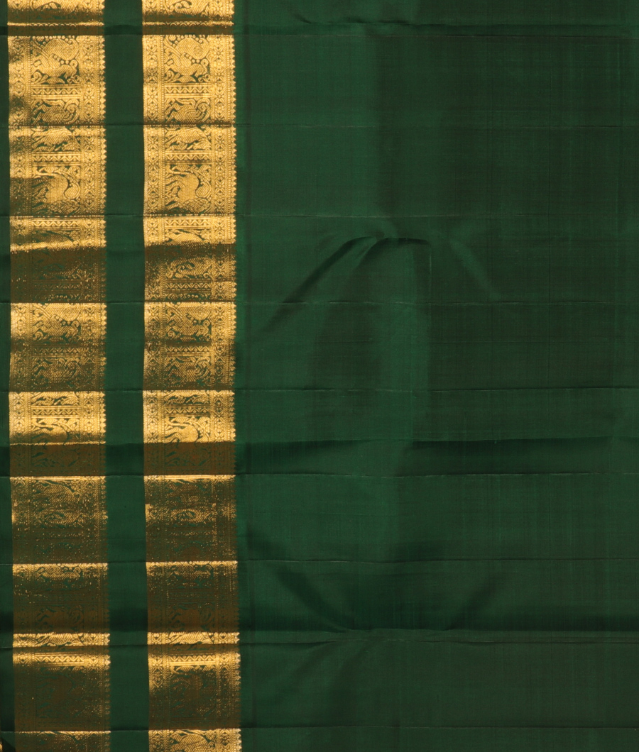 Magenta Handwoven Kanjivaram Silk Saree T2512913