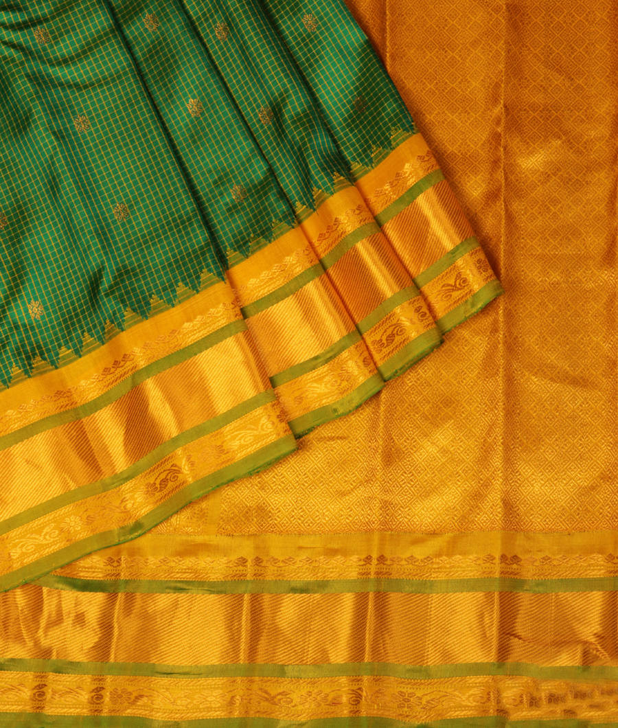 Green Gadwal Silk Saree T2347082