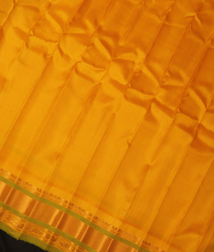 Green Gadwal Silk Saree T2347083
