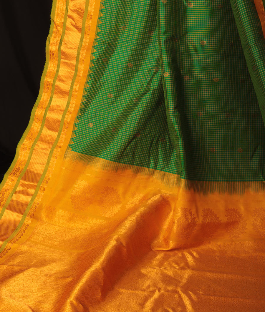 Green Gadwal Silk Saree T2347084