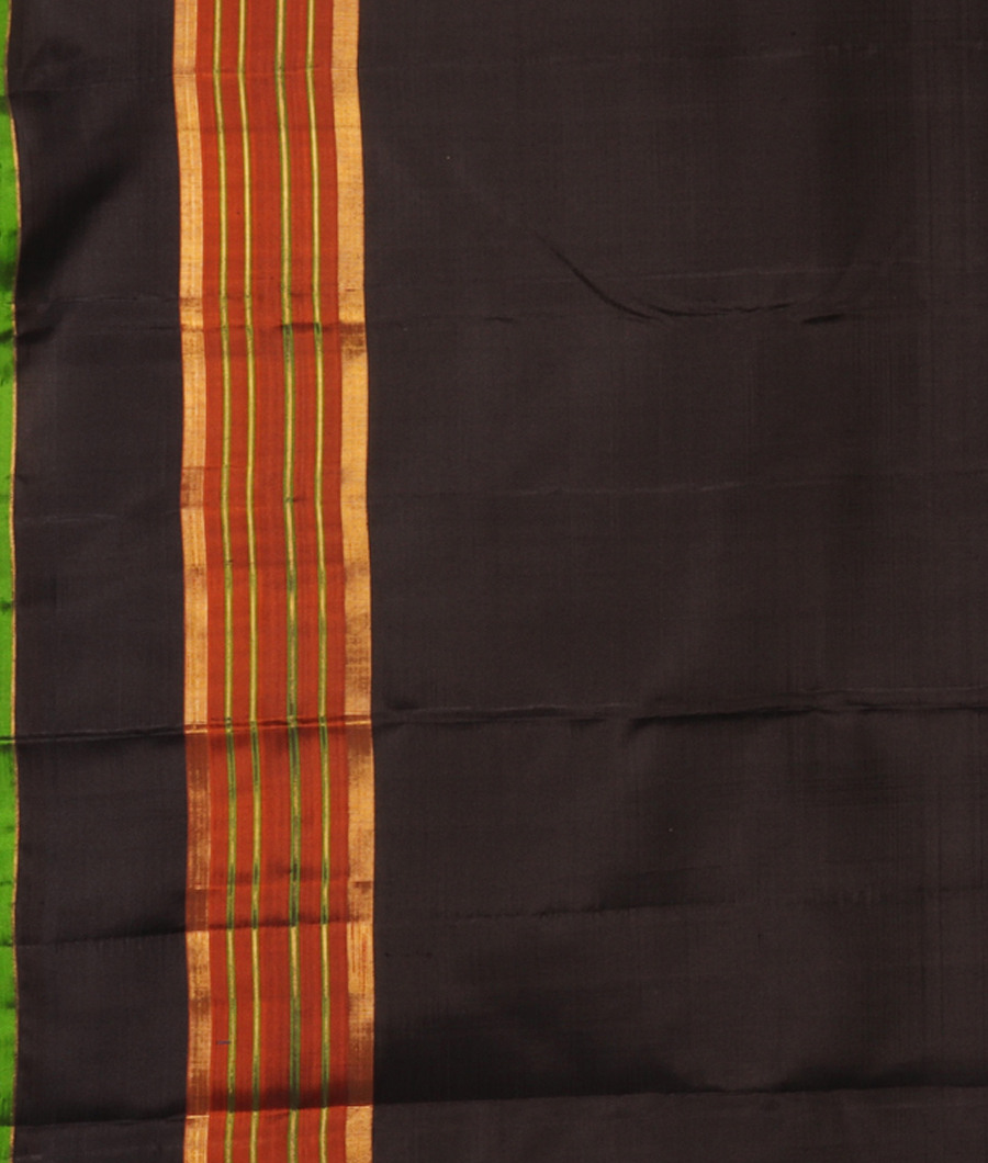 Light Grey Handwoven Kanjivaram Silk Saree T2386913
