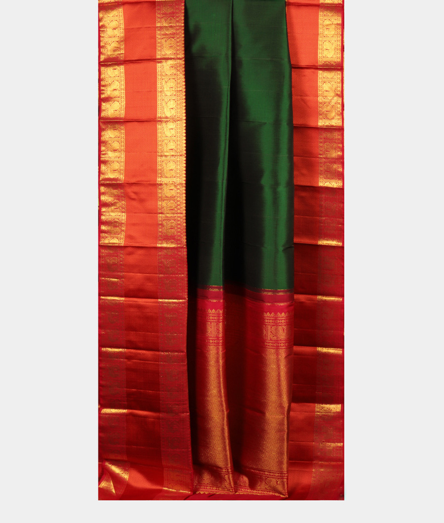 Green Handwoven Kanjivaram Silk Saree T2888942