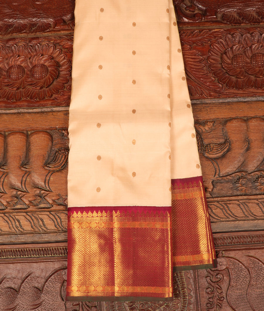 Cream Handwoven Kanjivaran Silk Saree T239503-image