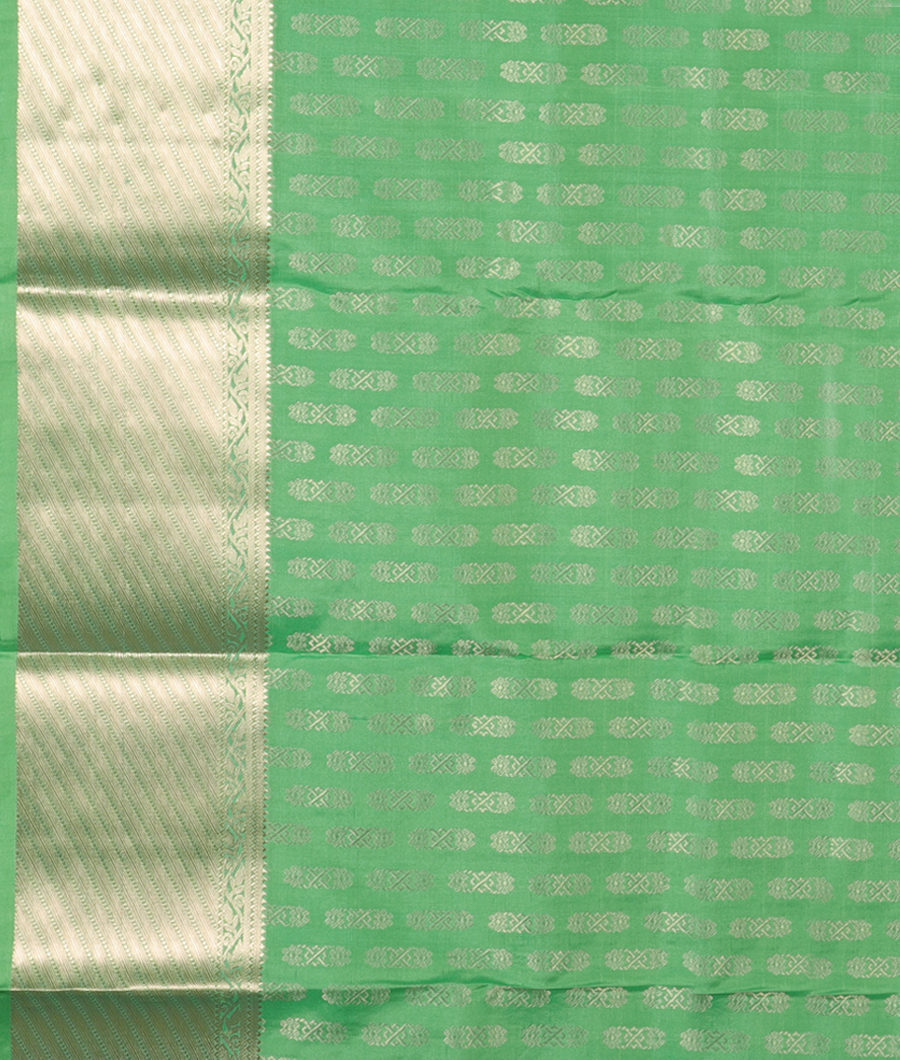 Green Handwoven Kanjivaram Silk Saree T2539913