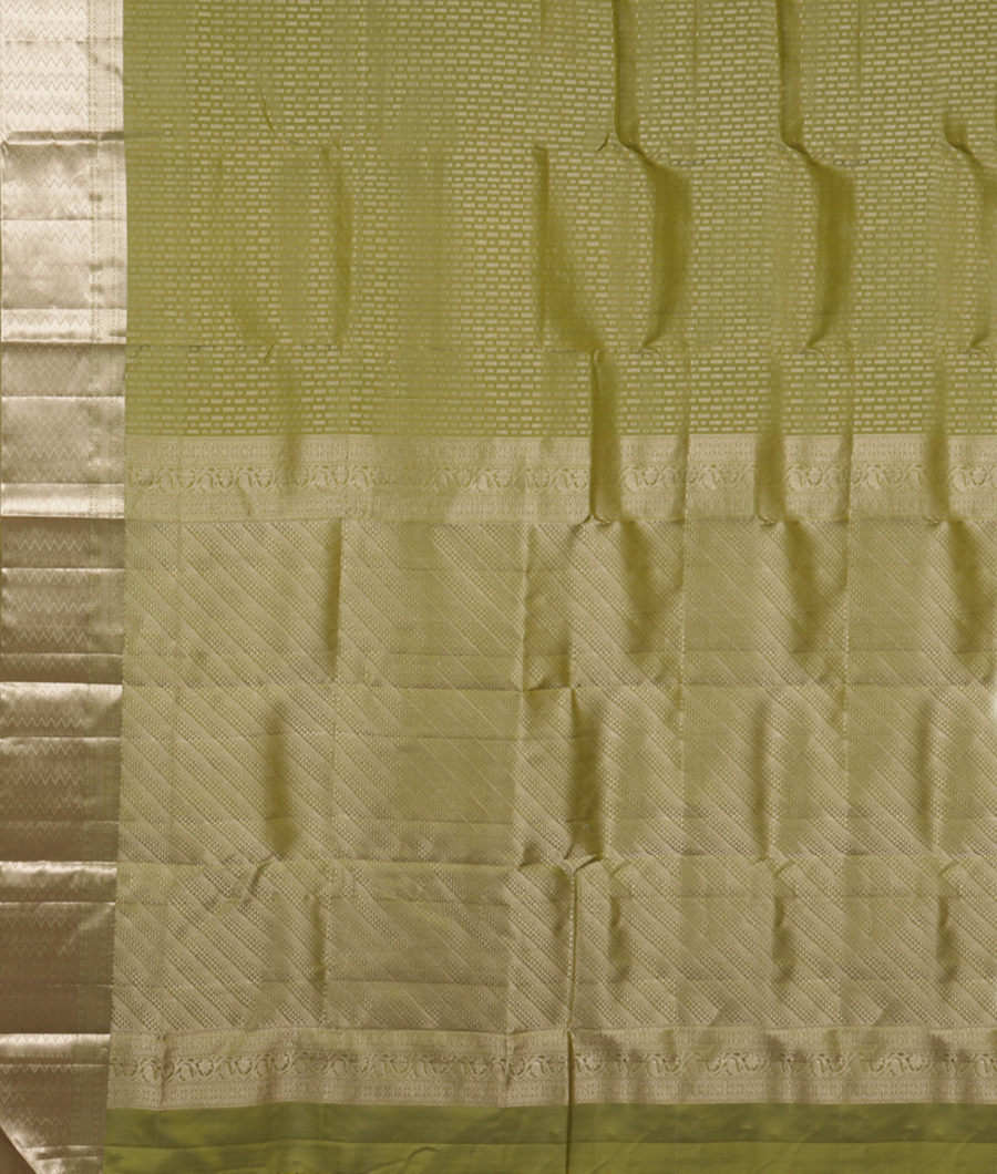 Green Handwoven Kanjivaram Silk Saree T2620384