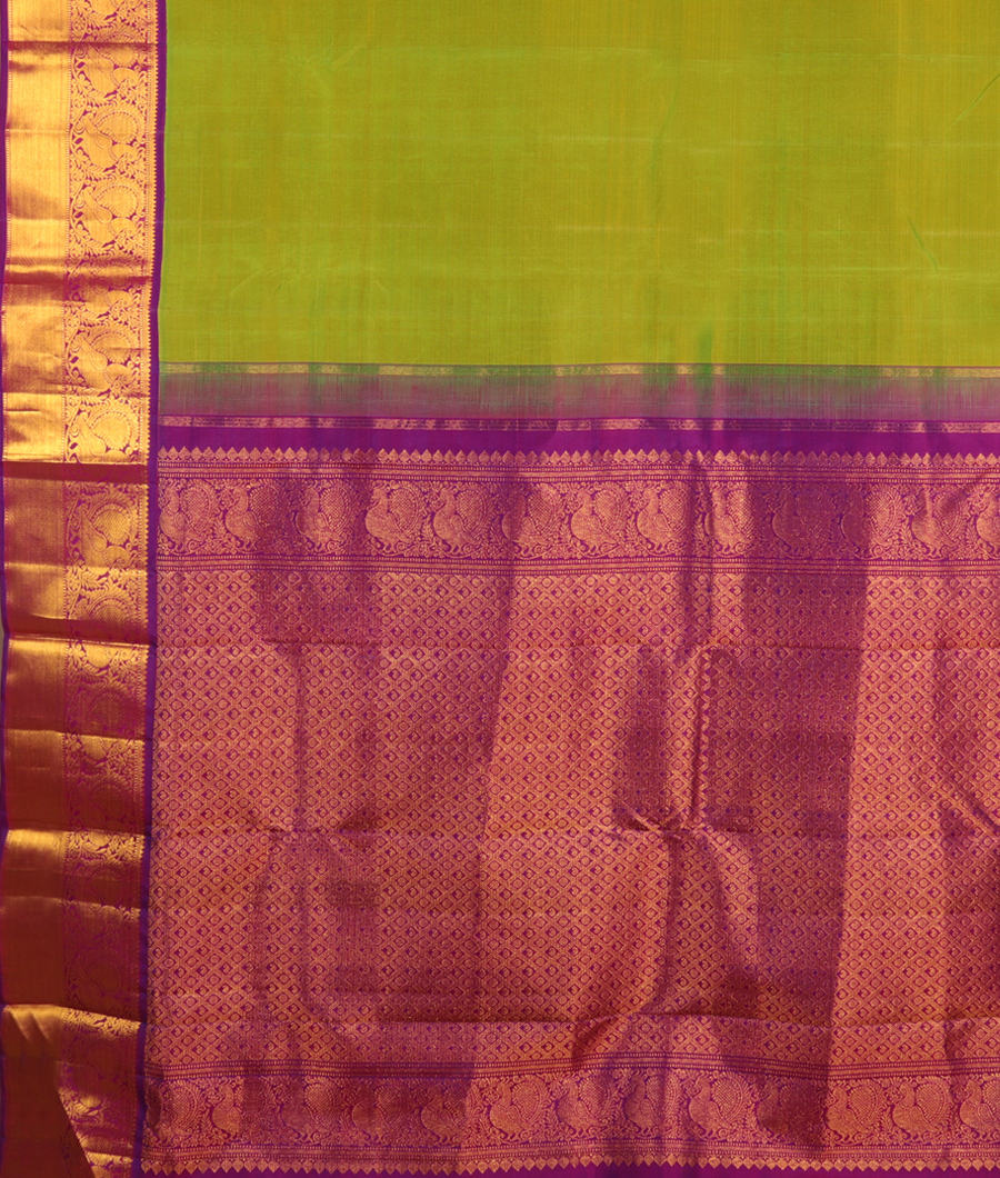 Green Handwoven Kanjivaram Silk Saree T2959584